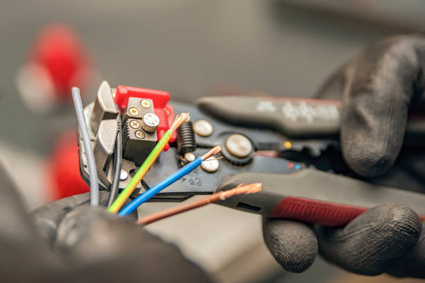 Best Affordable Electrician  in Clever, MO